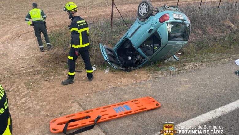 Un fallecido y un herido grave en un accidente de tráfico en la carretera Arcos-El Bosque