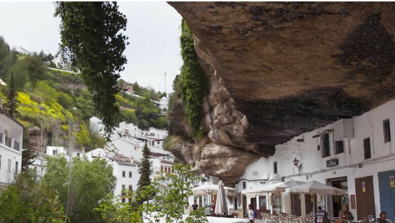 Setenil, declarado Municipio Turístico de Andalucía