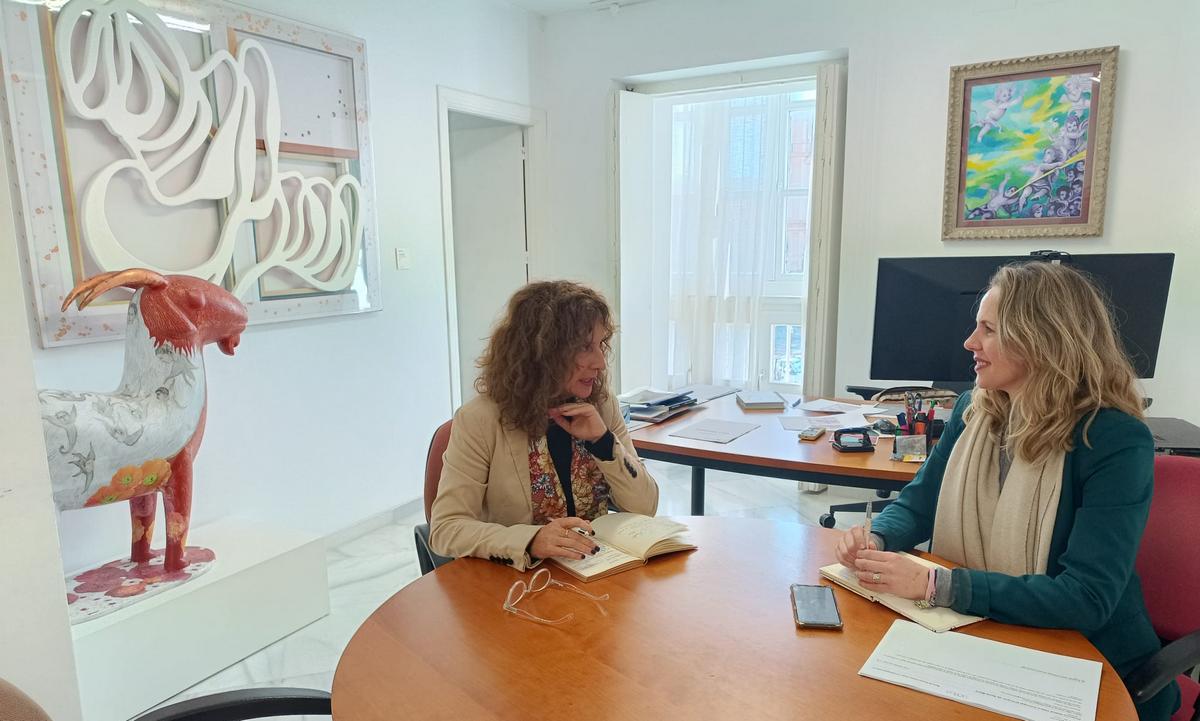 Vanesa Beltrán y Remedios Palma, en la Fundación Provincial de Cultura..