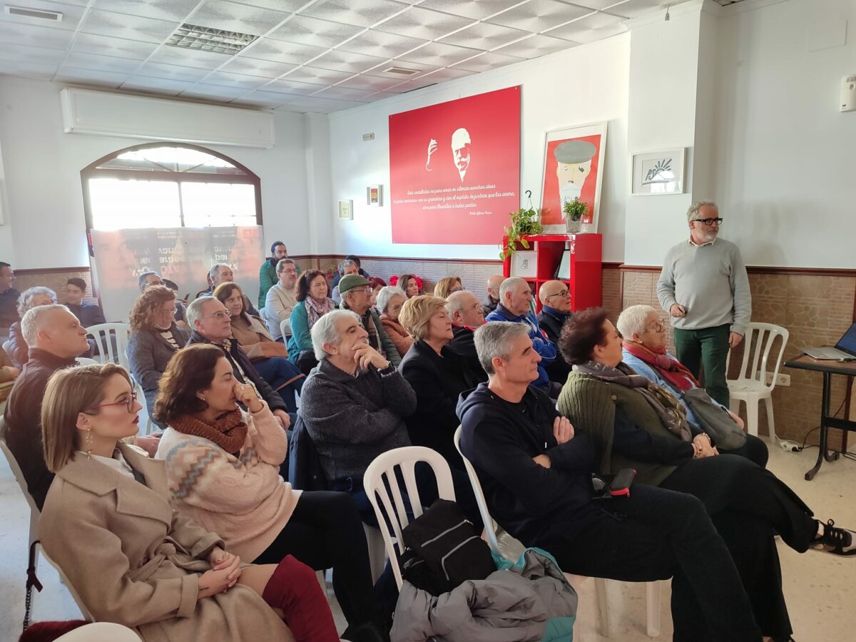 Asistentes a la conferencia de Francisco José Medina el 20 de enero de 2024.