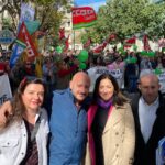 El alcalde de Alcalá del Valle, en la manifestación en defensa de la educación permanente