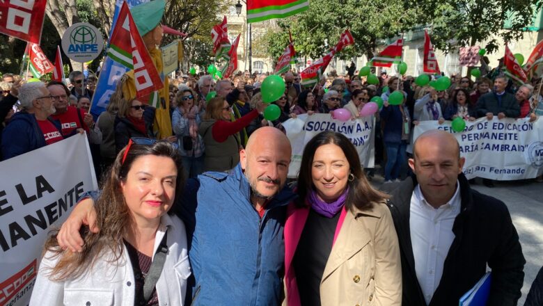 El alcalde de Alcalá del Valle, en la manifestación en defensa de la educación permanente