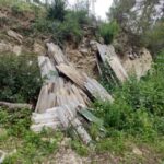 Piden retirar el amianto depositado en terreno público en El Bosque
