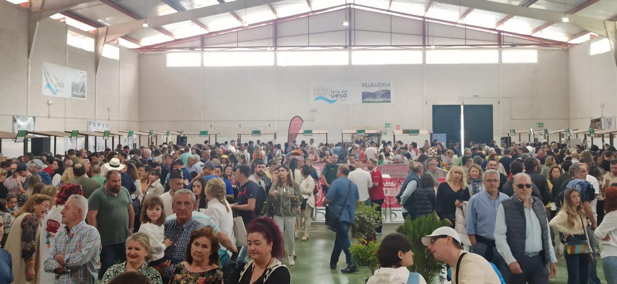 Satisfacción en Villaluenga por el aumento de la afluencia a la Feria del Queso