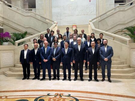 El alcalde de Alcalá del Valle, en un encuentro de gobernantes locales en China