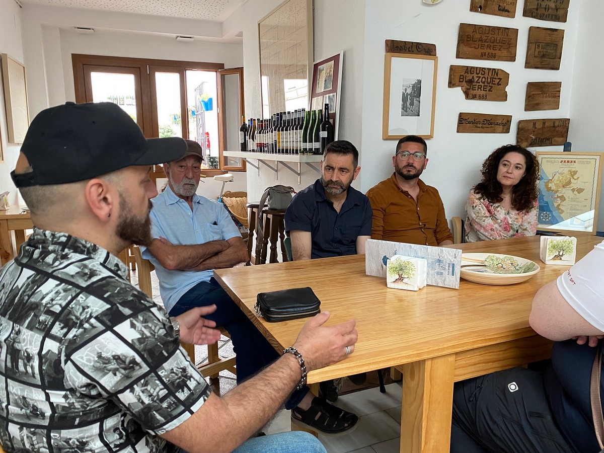 Encuentro de IU con representación sindical de la Villa Turística de Grazalema.