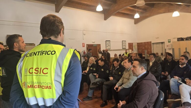 Los alcaldes de la Sierra reciben información científica sobre movimientos del suelo