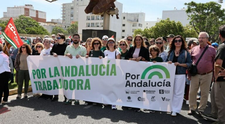 Representantes de la Sierra, en la manifestación del 1º de Mayo en Cádiz
